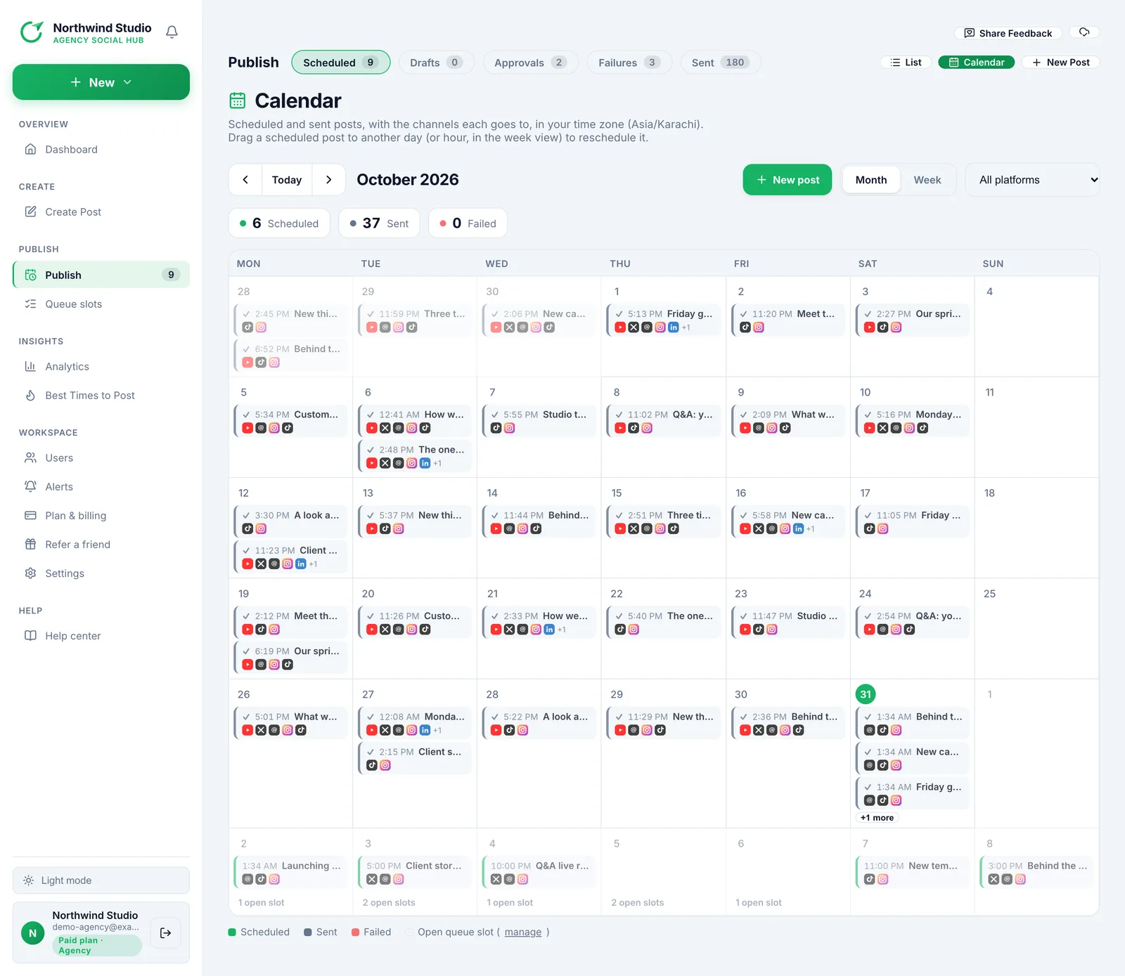 Postalu calendar showing scheduled, published and failed posts for the month